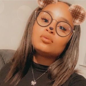 Meet your Posher, Malika